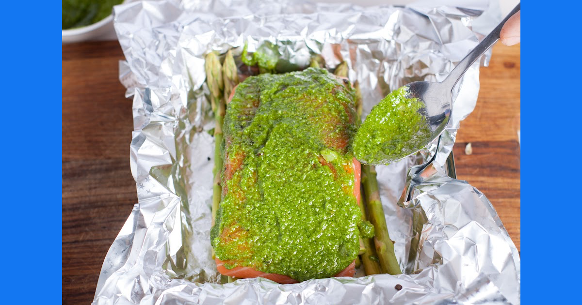 SALMON AND ASPARAGUS FOIL PACKETS
